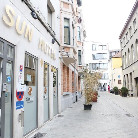 Sun Hotel Saint-Gilles Екстер'єр фото