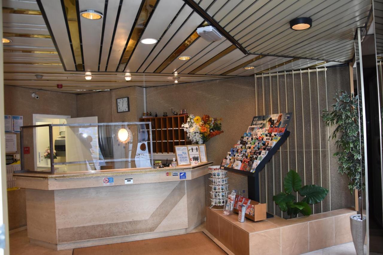 Sun Hotel Saint-Gilles Екстер'єр фото