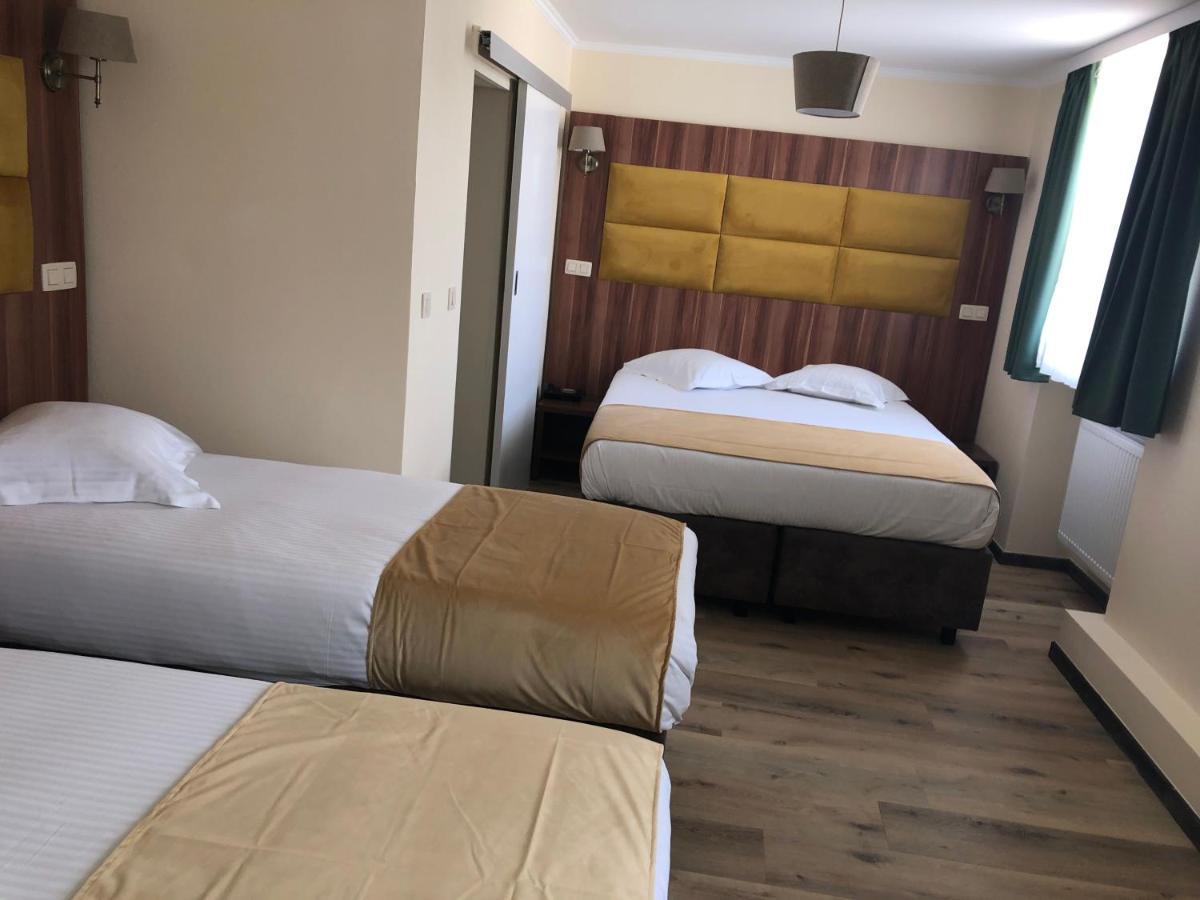 Sun Hotel Saint-Gilles Екстер'єр фото
