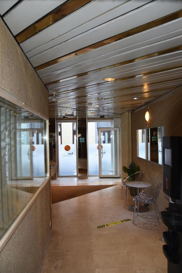 Sun Hotel Saint-Gilles Екстер'єр фото