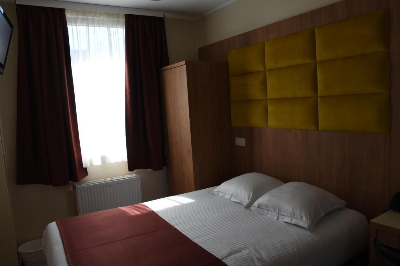 Sun Hotel Saint-Gilles Екстер'єр фото