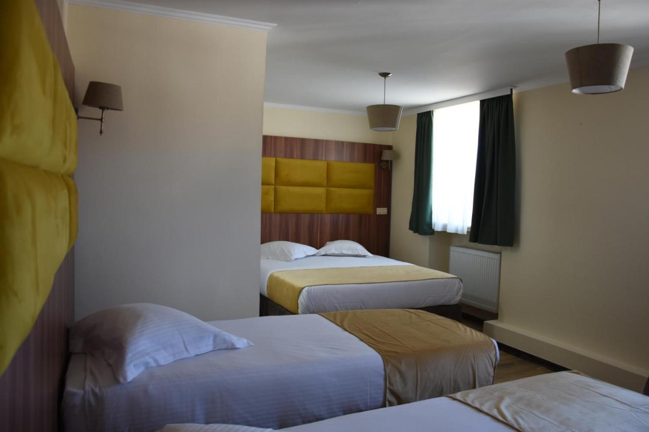 Sun Hotel Saint-Gilles Екстер'єр фото
