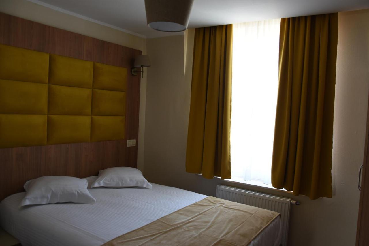 Sun Hotel Saint-Gilles Екстер'єр фото