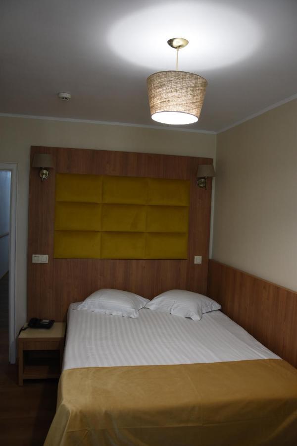 Sun Hotel Saint-Gilles Екстер'єр фото