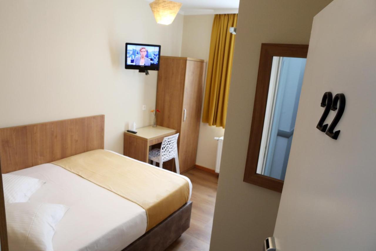 Sun Hotel Saint-Gilles Екстер'єр фото