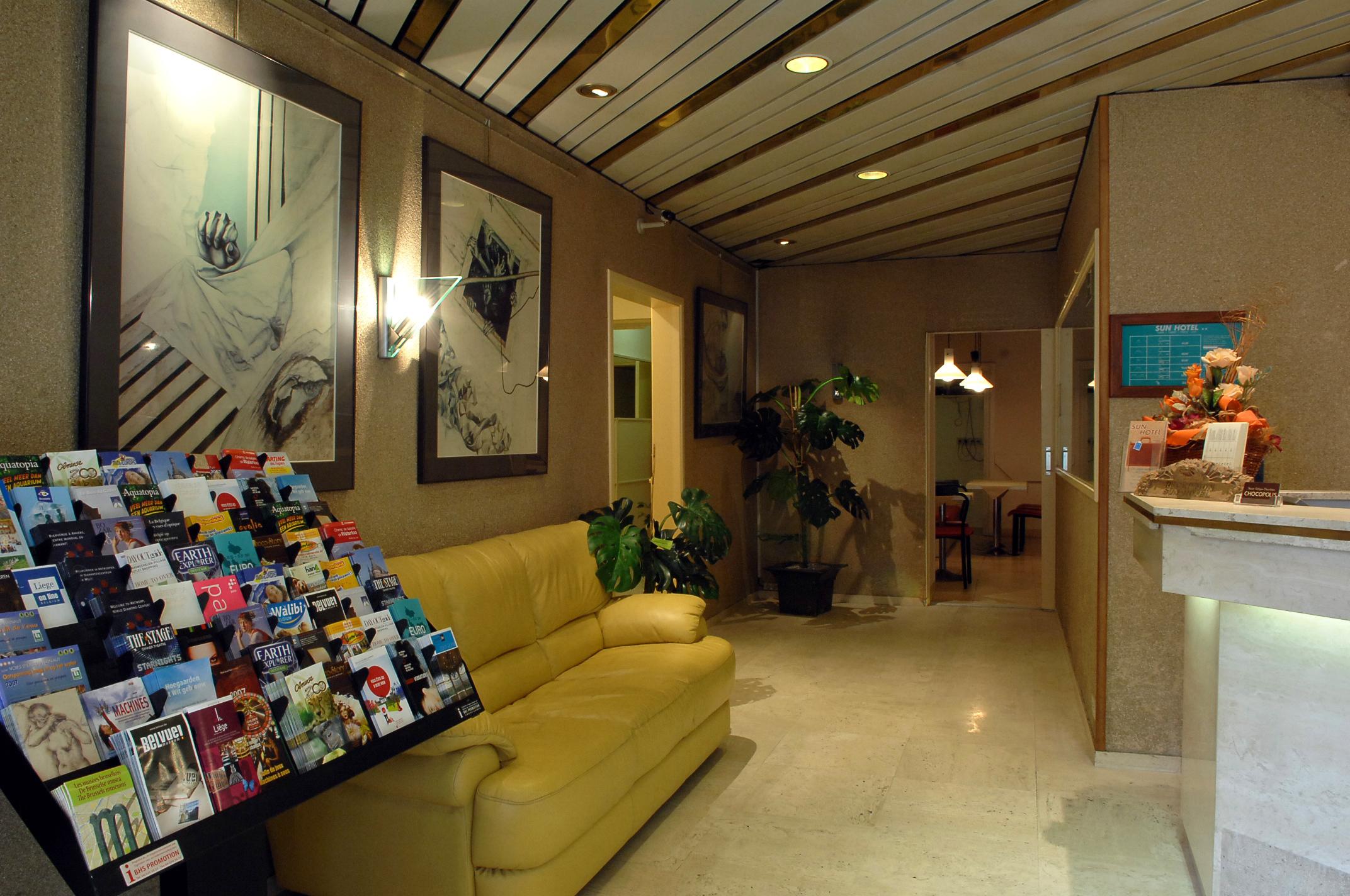 Sun Hotel Saint-Gilles Екстер'єр фото