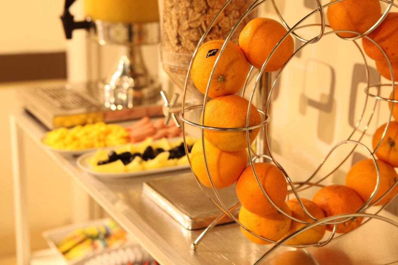 Sun Hotel Saint-Gilles Екстер'єр фото